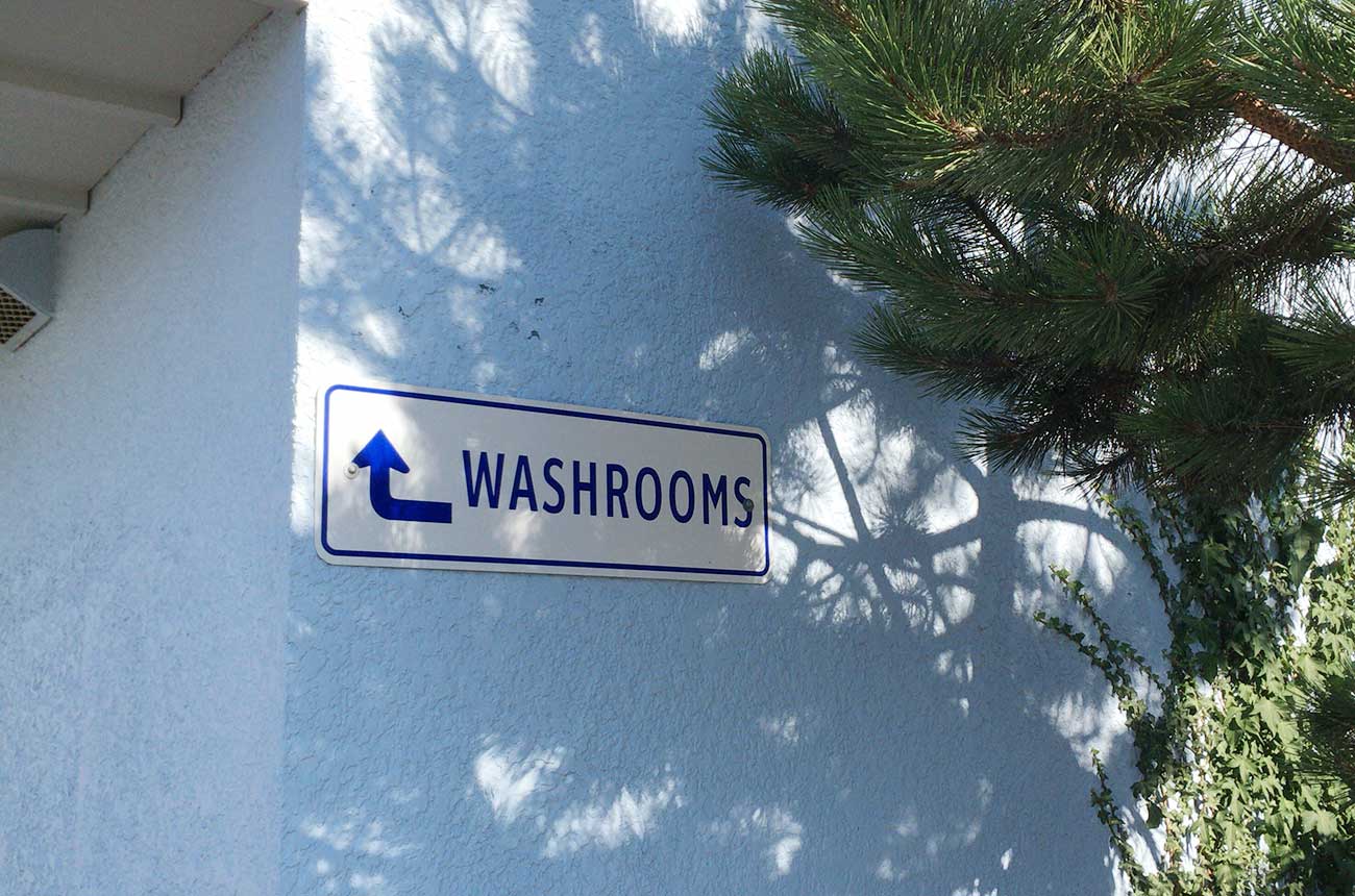 カナダでは「washroom」