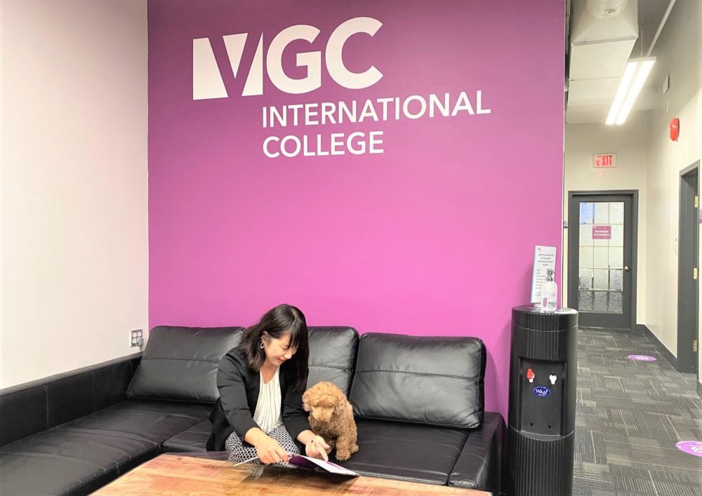 【しんちゃんの学校訪問記】VGC International College のカウンセラー、宮地千恵さんへインタビュー！