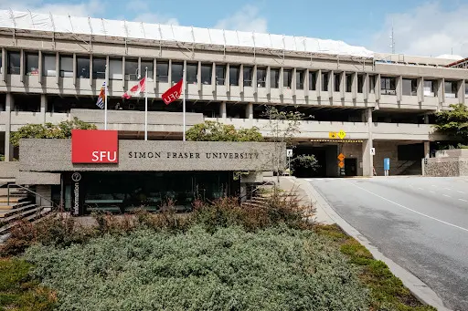 SFU 外観