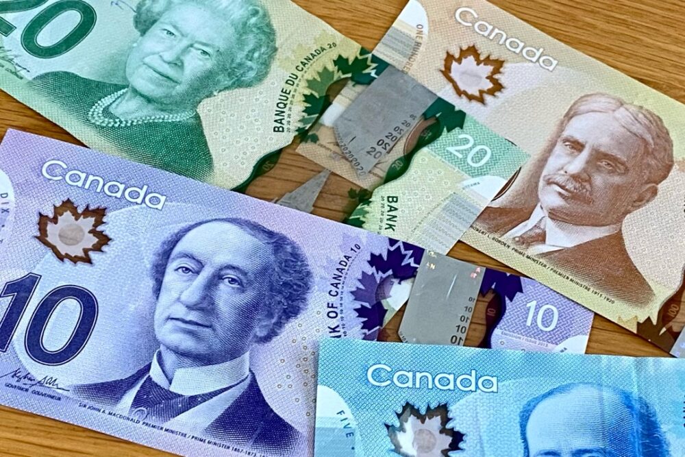 カナダのお金