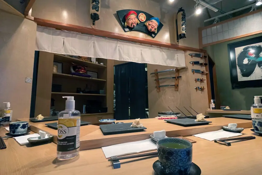 Maumi-sushi-inside