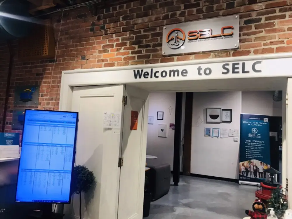 SELC Vancouver(セルク・バンクーバー)の受付