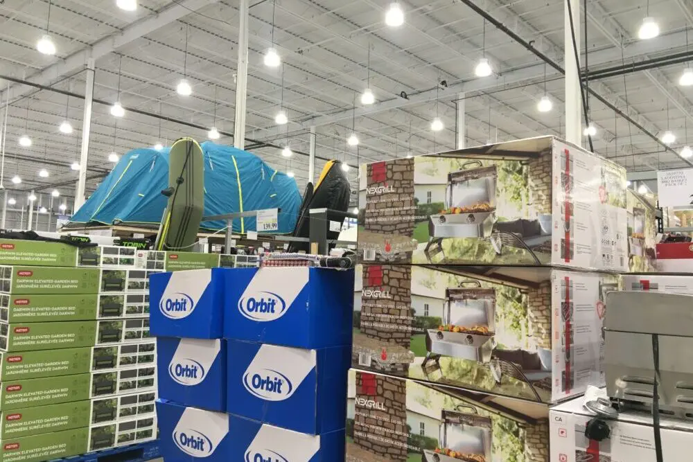 アウトドア用品売り場